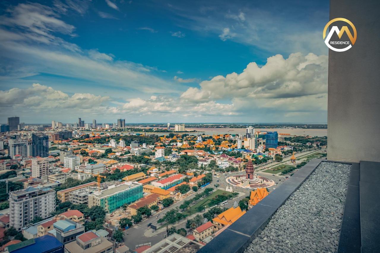 Infinity Pool Hotel Phnom Penh Down To 24 Usd In M Residence Exteriör bild